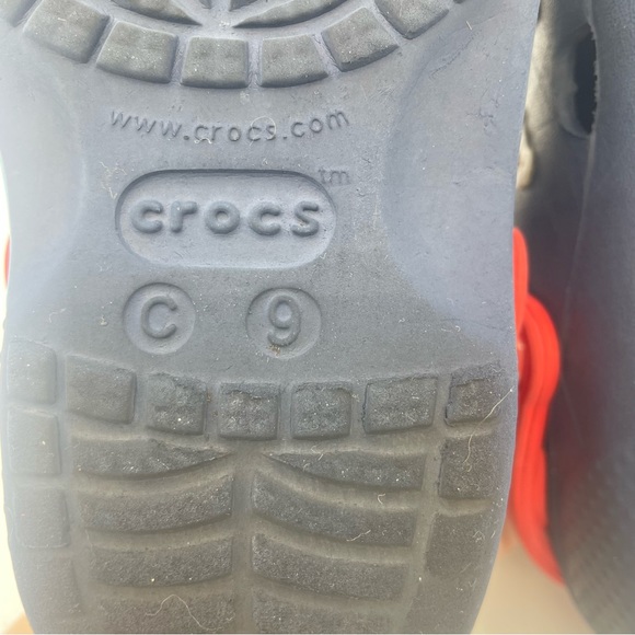 CROCS Avengers Marvel Blue Classic Slip On Clogs Child Toddler size 9 Super Hero - Picture 8 of 10